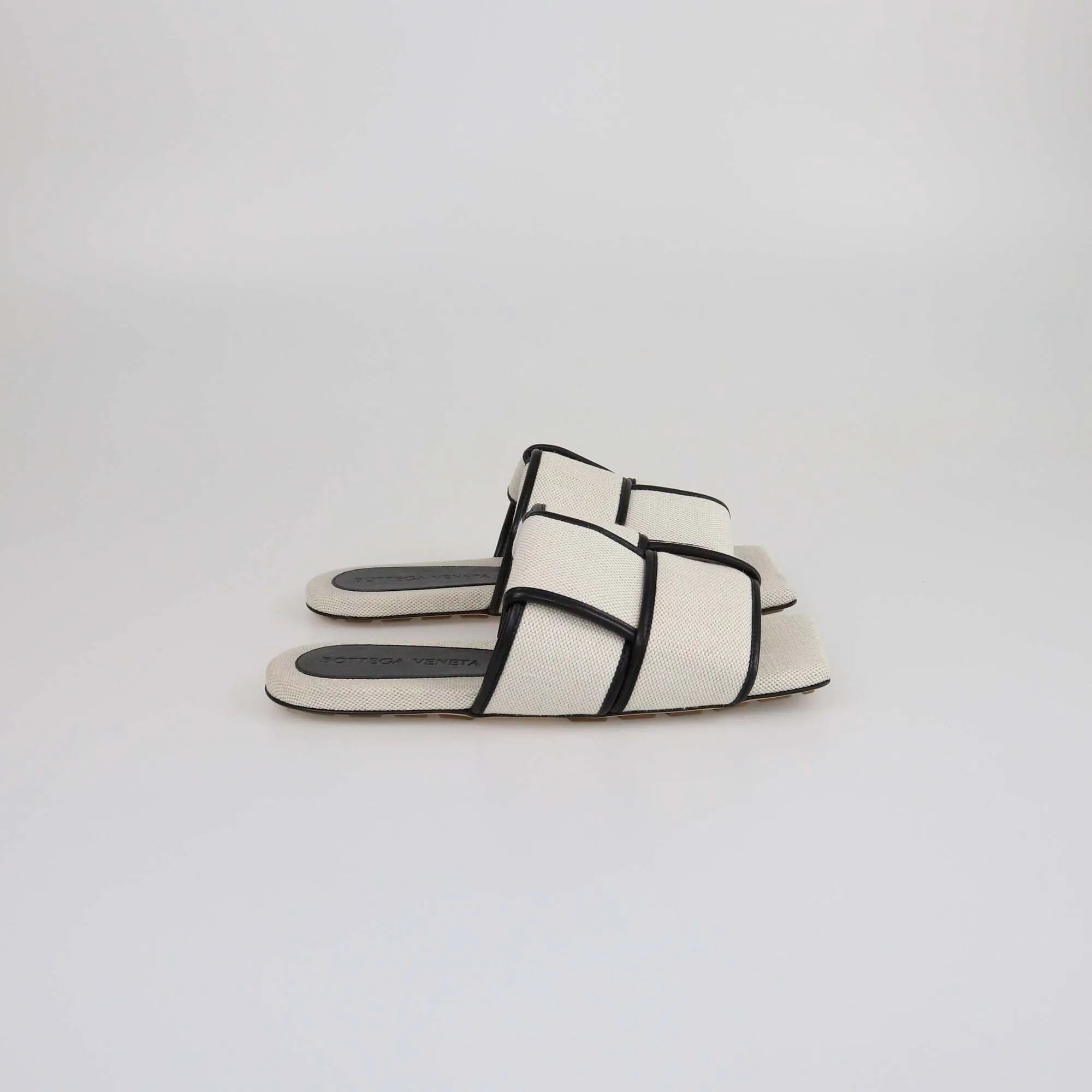 Bottega Veneta Beige/Black Woven Flat Slides