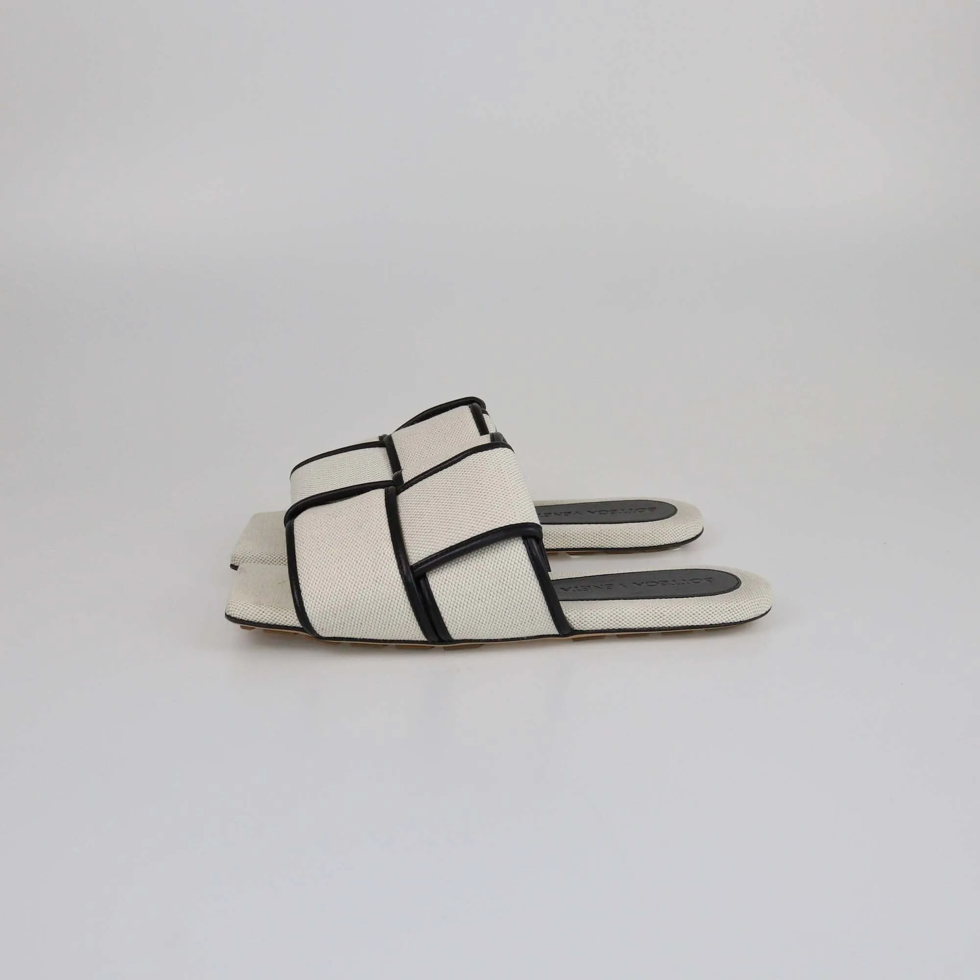 Bottega Veneta Beige/Black Woven Flat Slides