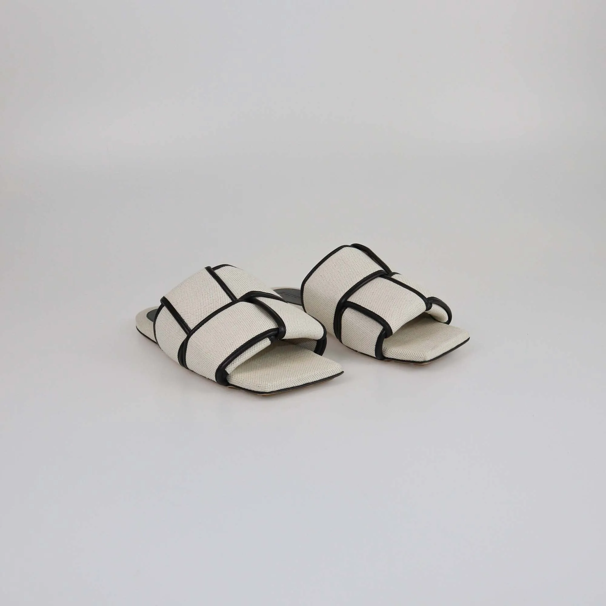 Bottega Veneta Beige/Black Woven Flat Slides